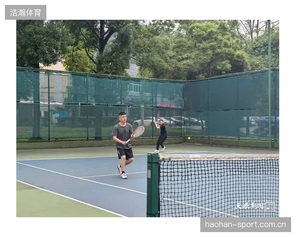 网球巅峰时刻：网前截击如闪电，掌握制胜的秘密武器
